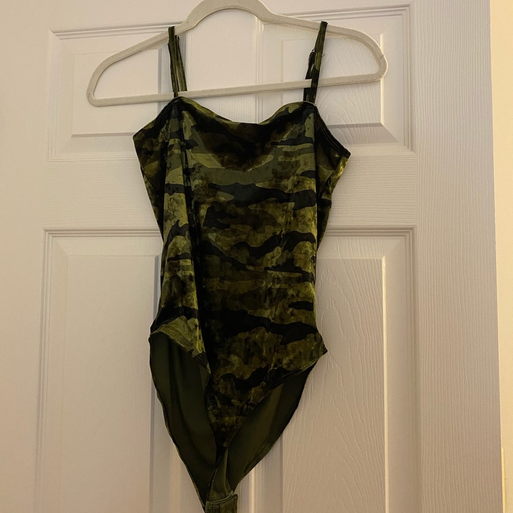 TRENDY VELVET CAMO BODYSUIT